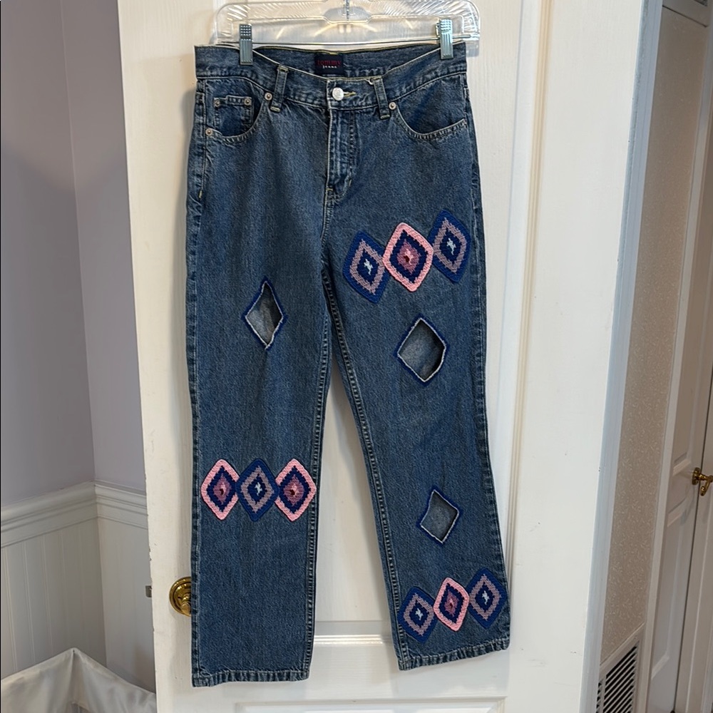 Tommy Hilfiger Women's Straight Leg Jeans with Pink and Blue Accents